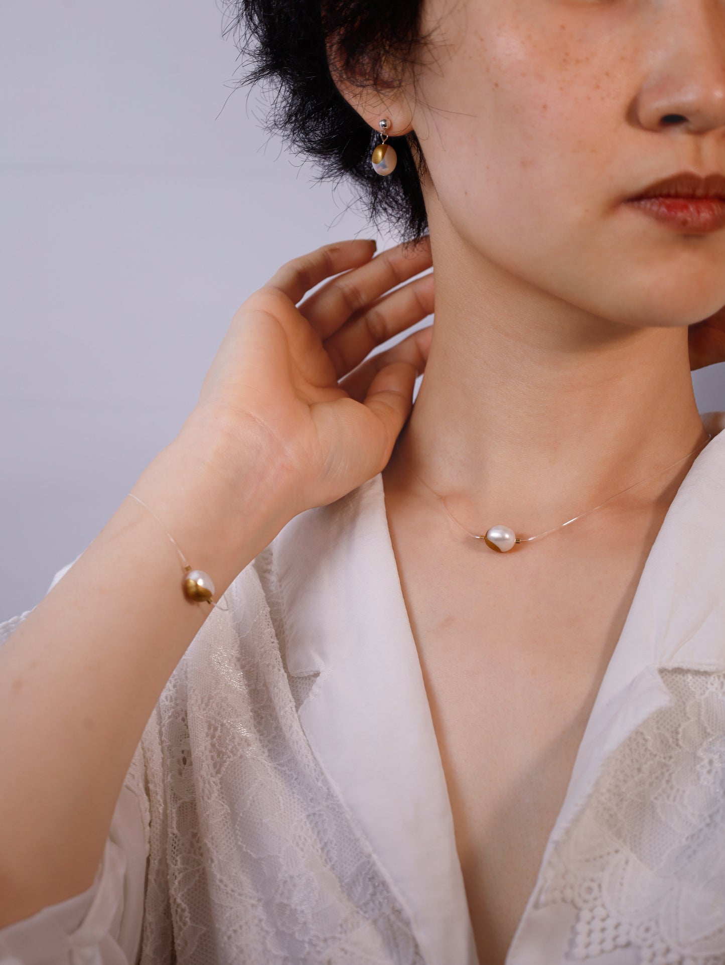 Gold Lacquer single Pearl floating Pendant