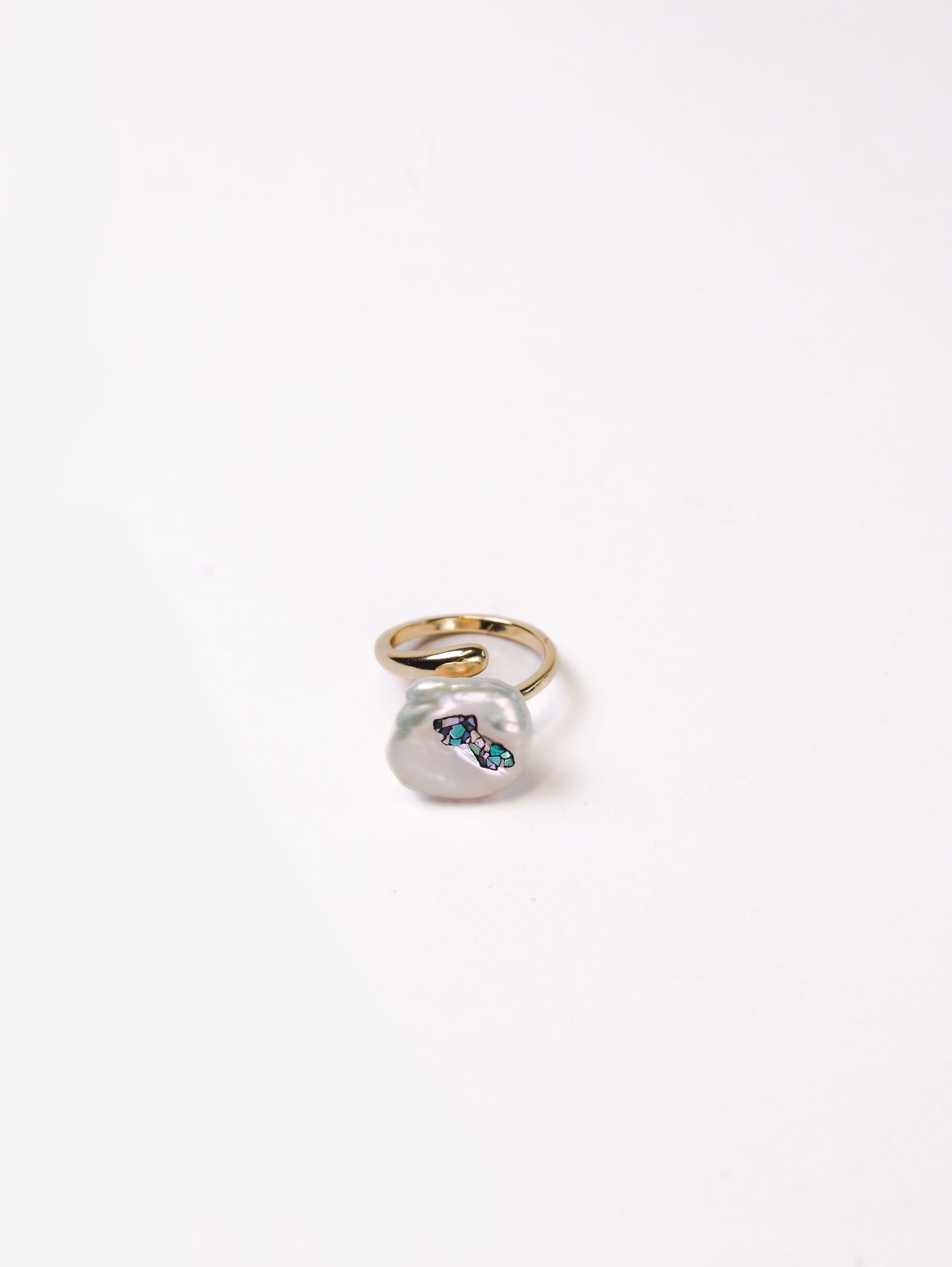 Nacre Flat Baroque Pearl Ring