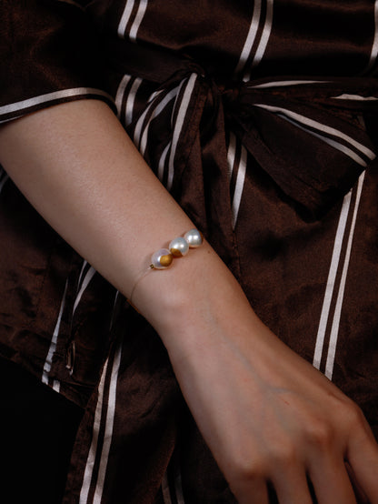 Gold Lacquer Tri round Baroque Peal Floating Bracelet